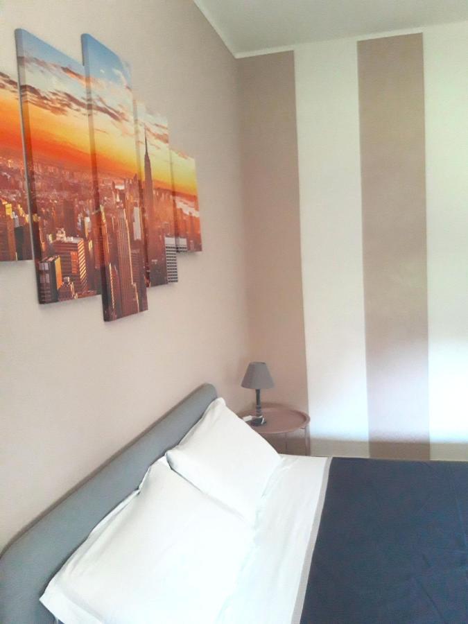 Stanza Vacanza Confortevole In Appartamento Ad Un Passo Dal Mare Vallecrosia Bagian luar foto
